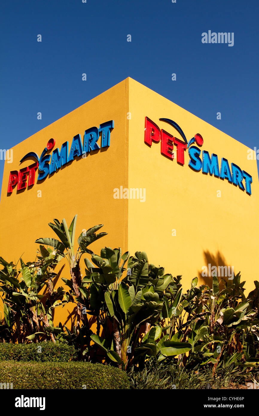 Petsmart hires stock photography and images Alamy