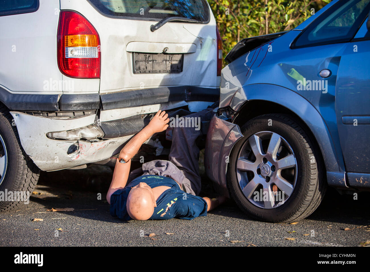 Crash cars hi-res stock photography and images - Alamy