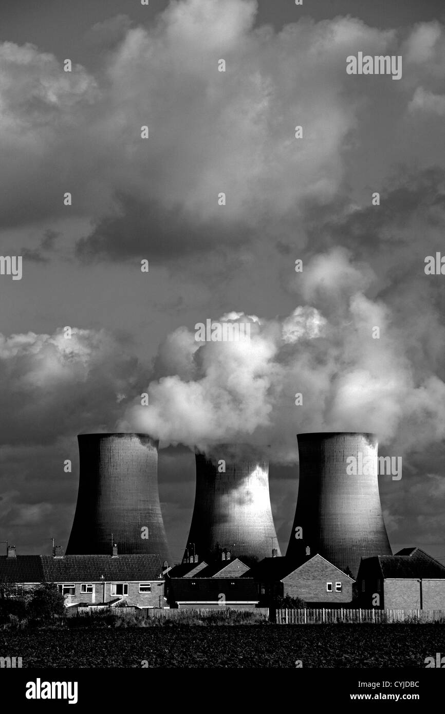cooling towers and electricity pylons at coal fired power station in England Stock Photo