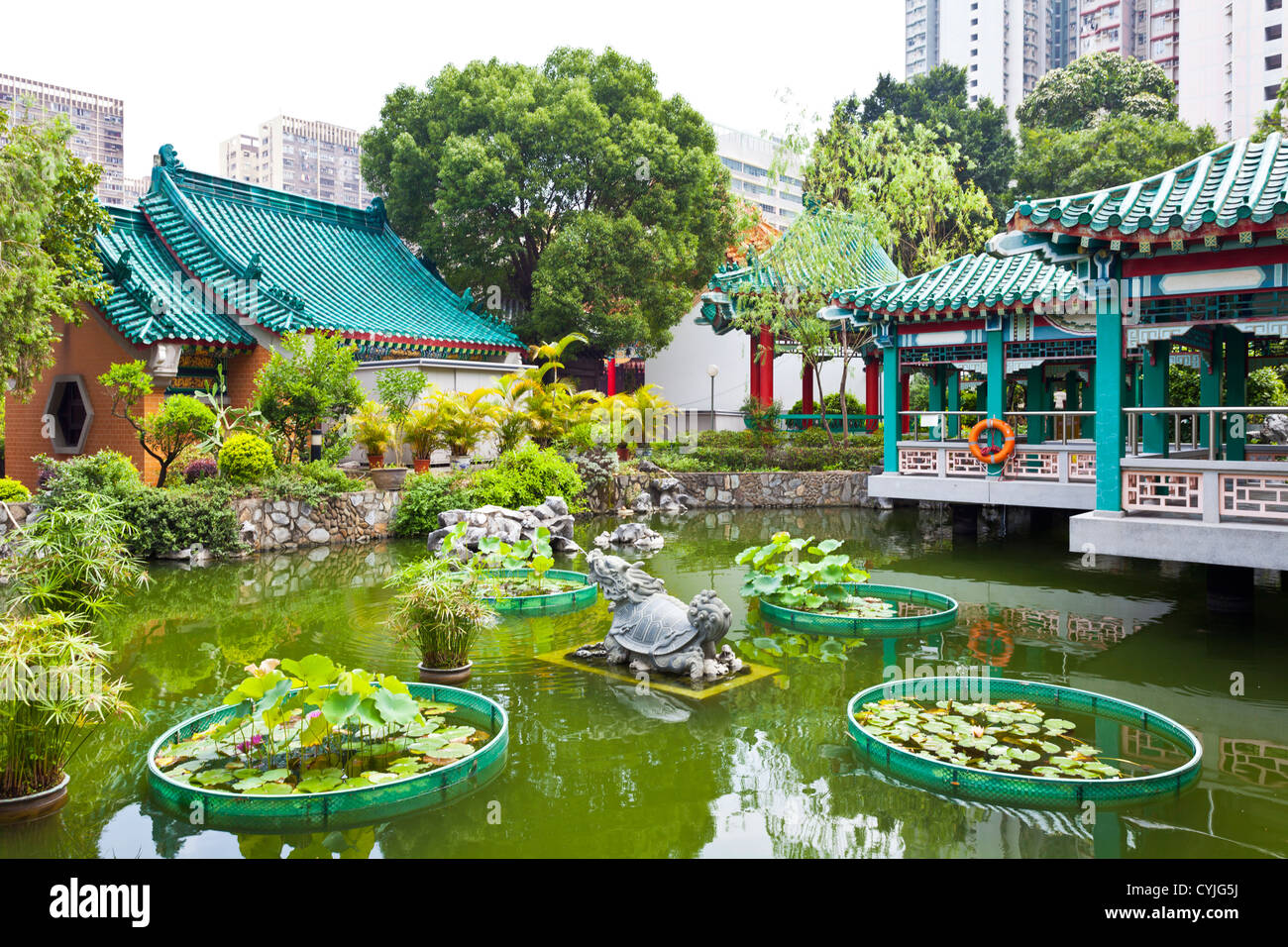 Chinese style garden hi-res stock photography and images - Alamy
