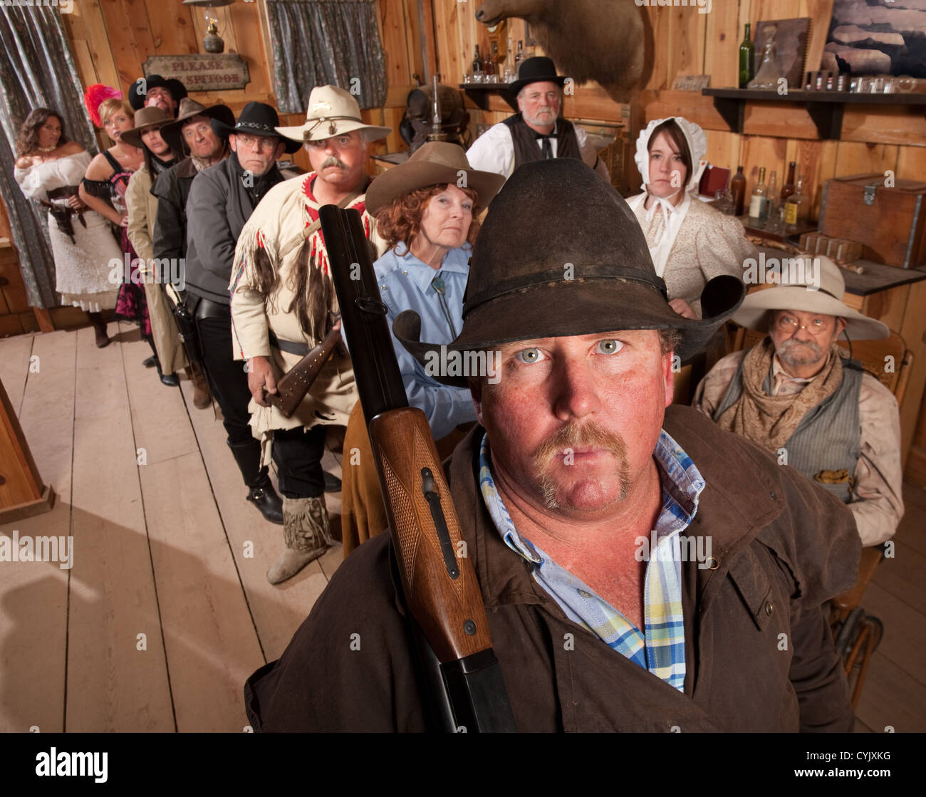 Gun over shoulder hires stock photography and images Alamy