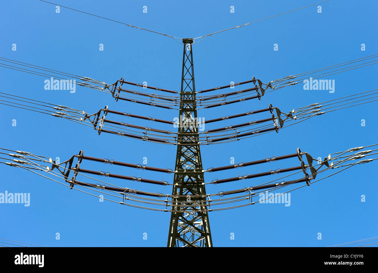 An electricity pylon with power cables Stock Photo Alamy