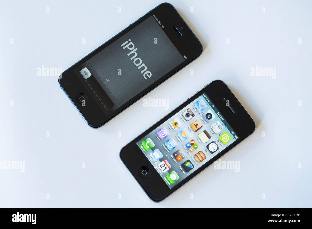 Apple iphone 5 weiß — Redaktionelles Stockfoto © eranicle #19040605