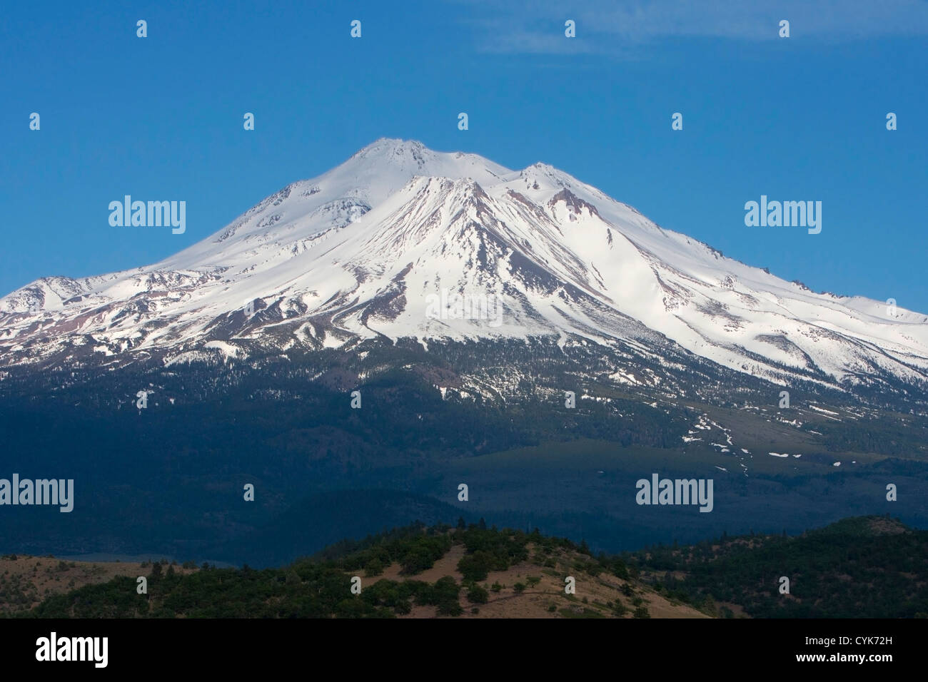 Scenic view of Mount Shasta (or White Mountain) Siskiyou County, northern California, USA in June Stock Photo