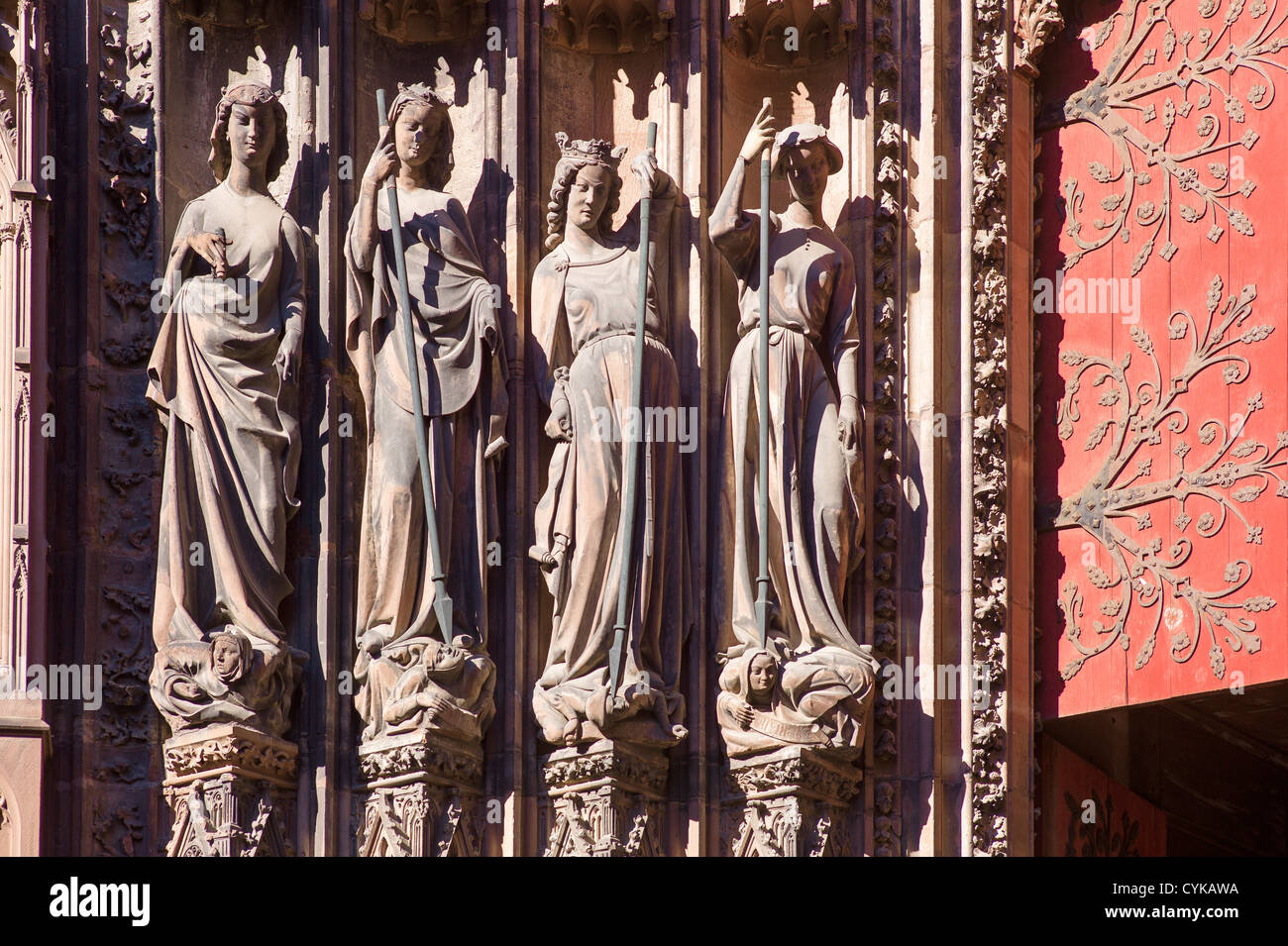 Sandstone jamb statues hires stock photography and images Alamy