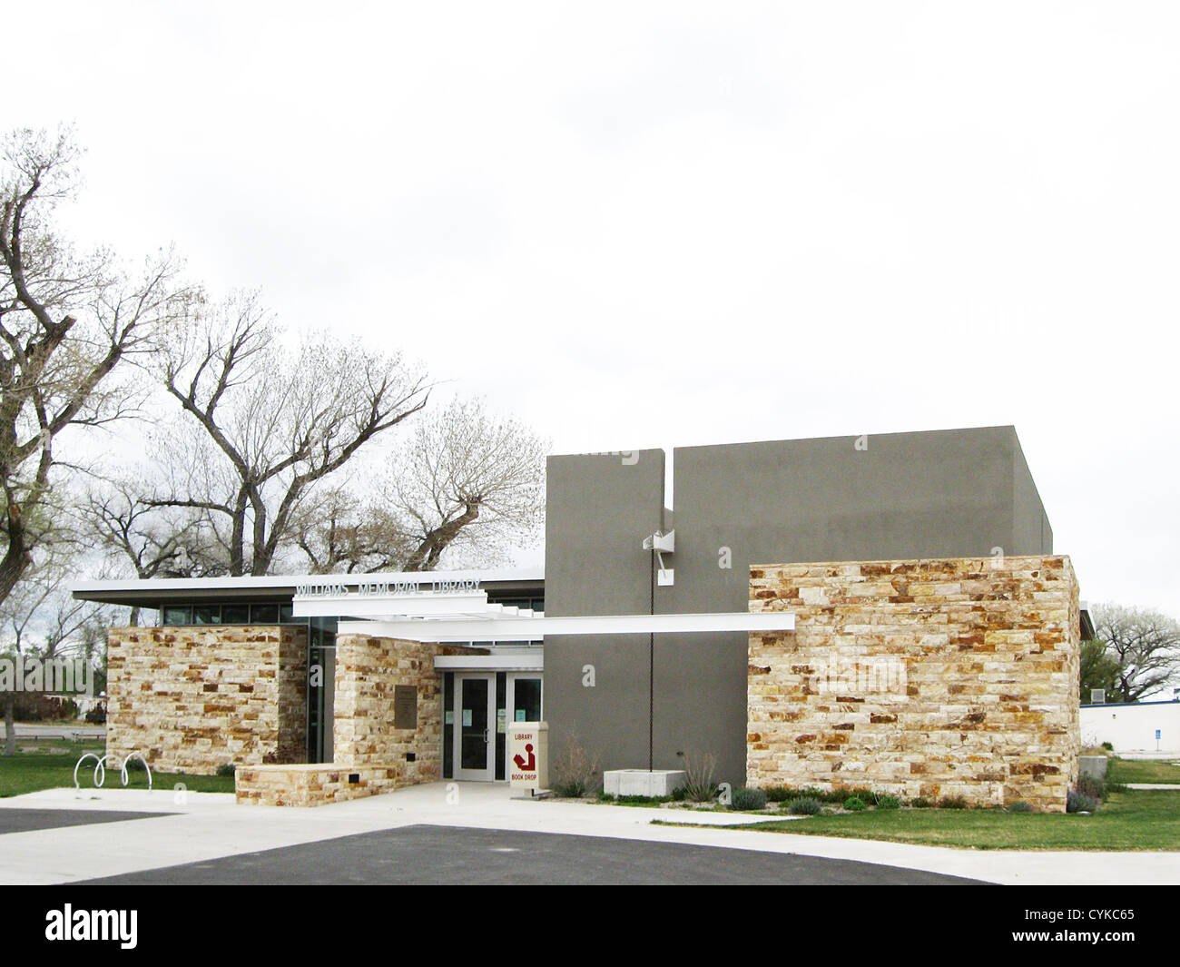 Williams Memorial Library in Estancia, New Mexico, located at 600 South