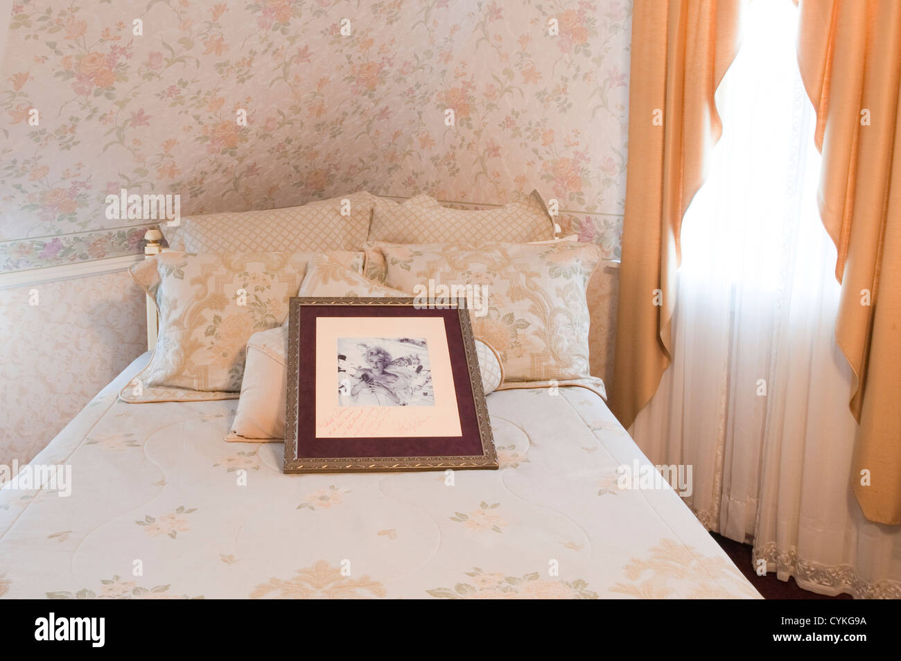 The Marilyn Monroe room at the Edith Palmer's Country Inn, a Victorian home built in 1863, Virginia City, Nevada. Stock Photo