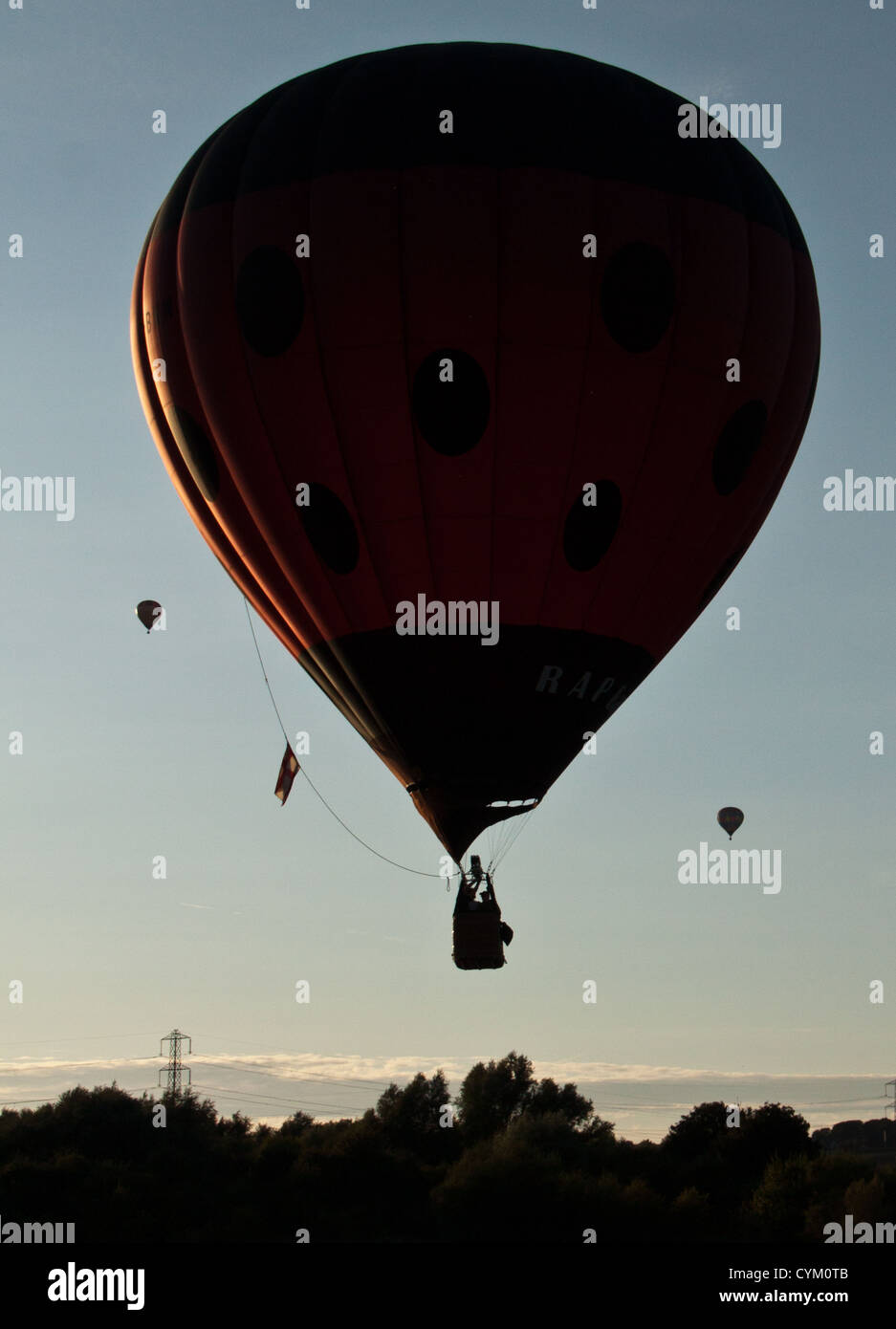 Northampton Balloon festival flying over Grantham Water Stock Photo Alamy