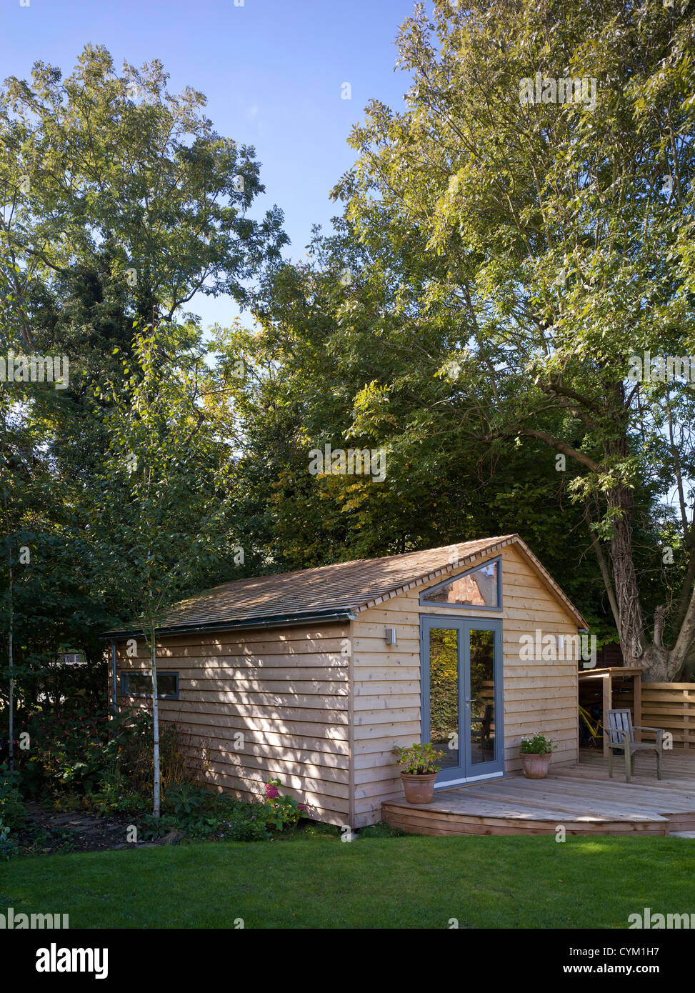 Garden Office, Berkhamsted, United Kingdom. Architect SDP Design, 2012