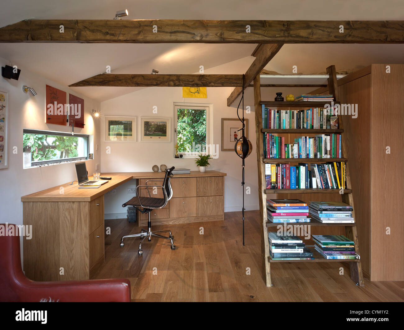 Garden Office, Berkhamsted, United Kingdom. Architect SDP Design, 2012