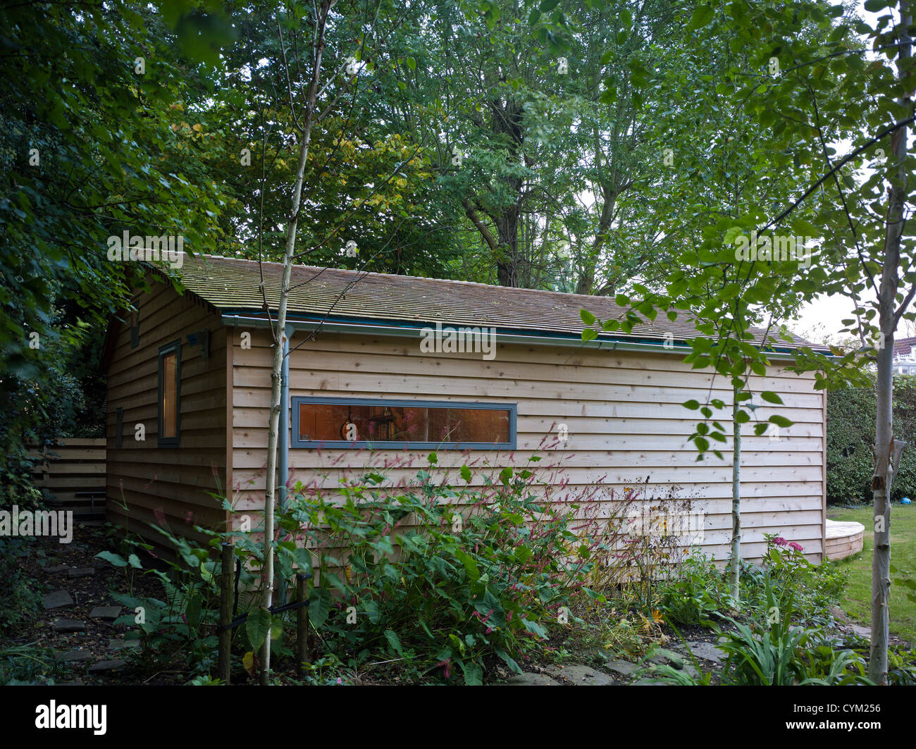 Garden Office, Berkhamsted, United Kingdom. Architect SDP Design, 2012