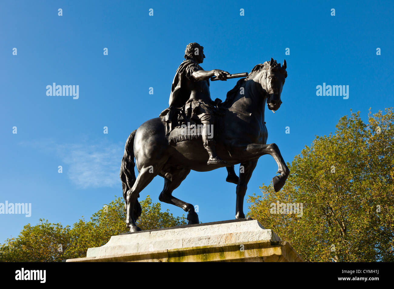 Bronze statue of William III by Rysbach erected in 1736 in Queens Square, Bristol, England, UK