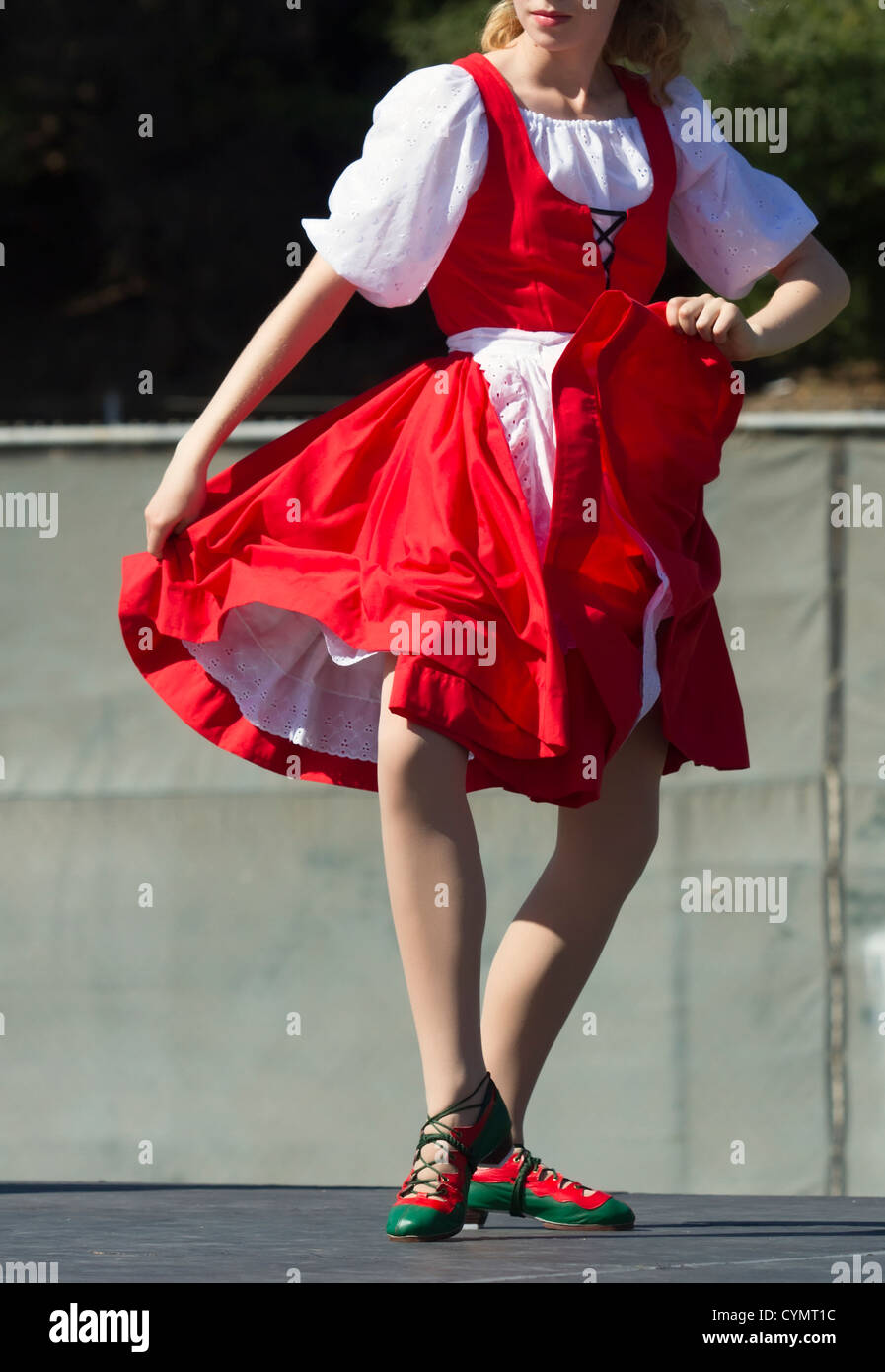 Young woman performing a traditional Scottish dance (Washer Woman Jig Stock  Photo - Alamy