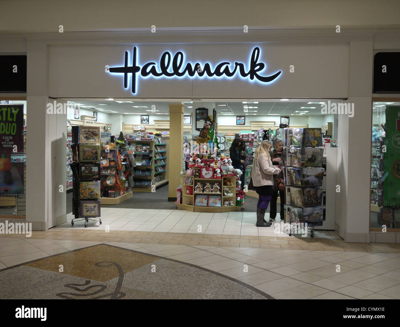 Hallmark Store Stock Photo Alamy hallmark-store-stock-photo-alamy