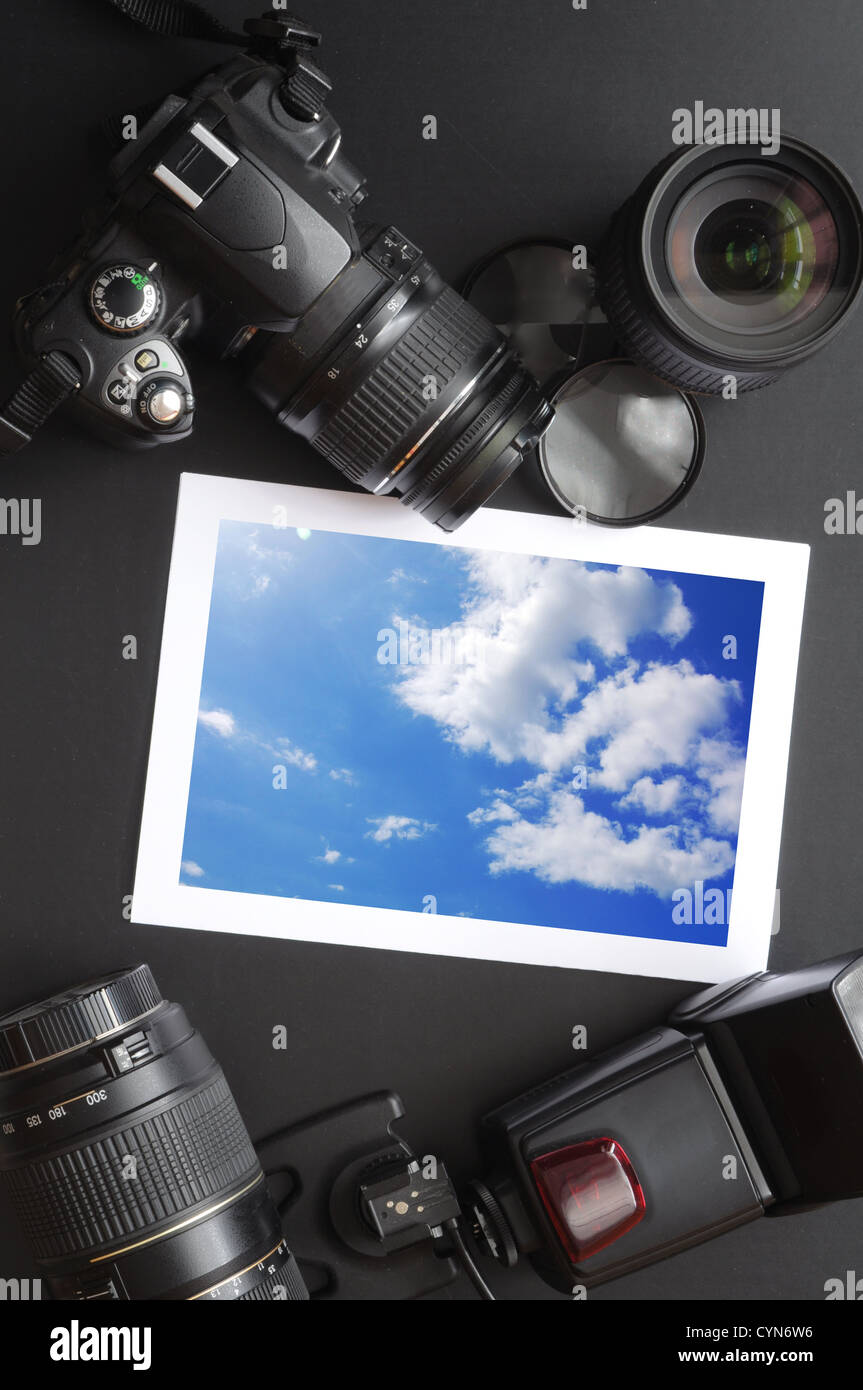 dslr camera lens and image on black background Stock Photo Alamy