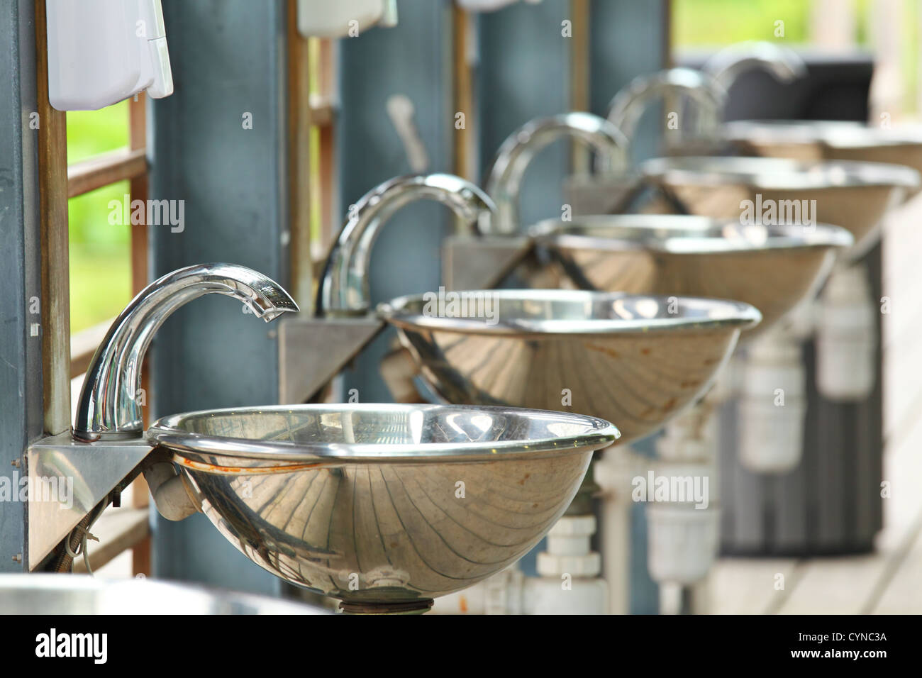 sinks and taps outdoor Stock Photo Alamy