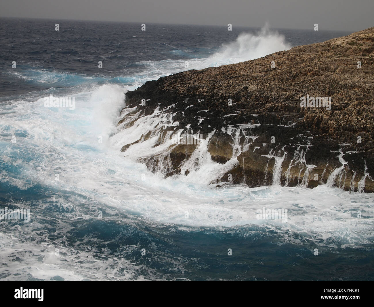 A foamy sea Stock Photo - Alamy