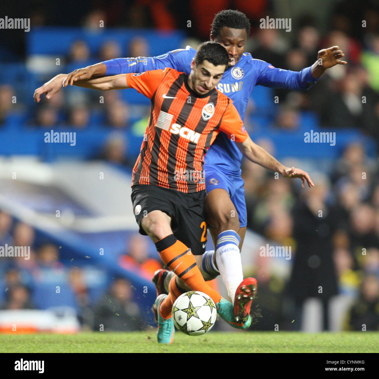 07.11.2012. London, England. Henrikh Mkhitaryan of FC Shakhtar Donetsk in  action during the UEFA Champions League Group E game between Chelsea and  Shakhtar Donetsk from Stamford Bridge Stock Photo - Alamy