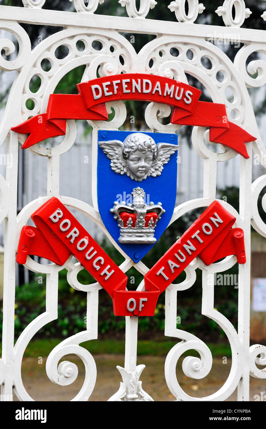 The coat of arms of Taunton on the gates of Vivary Park. Stock Photo