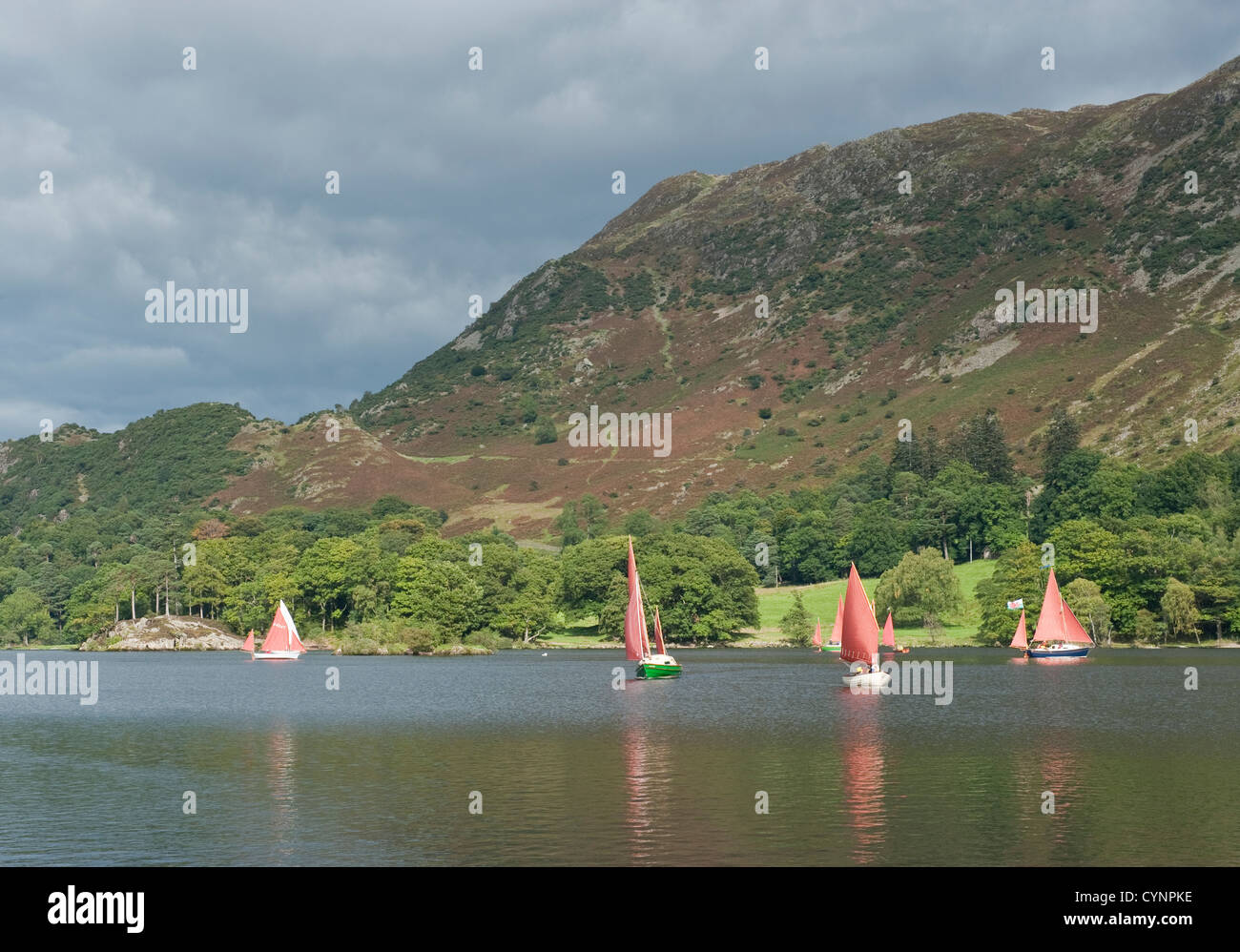 Sailing lake district hires stock photography and images Alamy