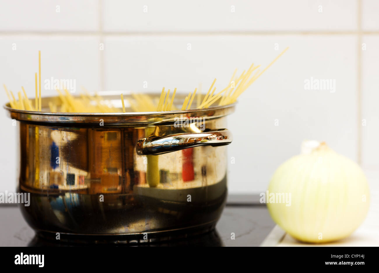 Boiling water stove hires stock photography and images Alamy