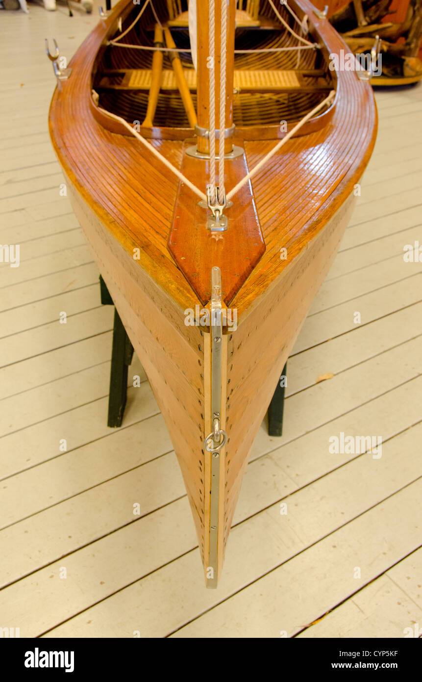 New York, Thousand Islands, St. Lawrence River. Clayton, antique boat Museum. Classic wooden rowing skiff 'Felicity', circa 1902 Stock Photo