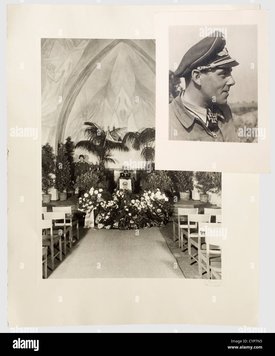 Oberleutnant Herbert Schramm (1913 - 1943) - a wreath sash from Adolf Hitler, Red, watered silk (somewhat faded, smudged) with gold fringe. At one end the personal national eagle of Hitler in gold embroidery on red cloth with inscription 'Der Führer' printed in gold, the opposite end with Hitler's standard as Supreme Commander of the Armed Forces in gold-embroidered silk on a red background, with black and white silk appliqués. Total length about 390 cm. Included is a portrait photograph of Herbert Schramm wearing the Knight's Cross, as well as a large format p, Stock Photo