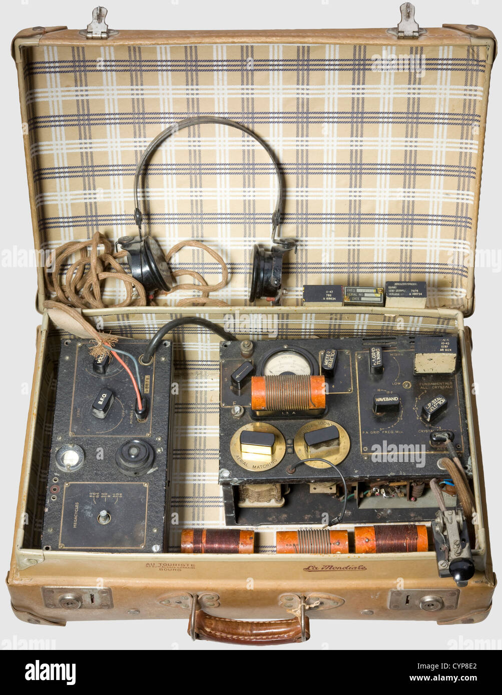 A radio 3 MKII("B2")of the British Special Operation Executive(SOE),from  the Second World War. Consisting of two components: the sender(1944)and  receiver(Model 3/II,missing one knob). The miniature Morse key was probably  on the cover