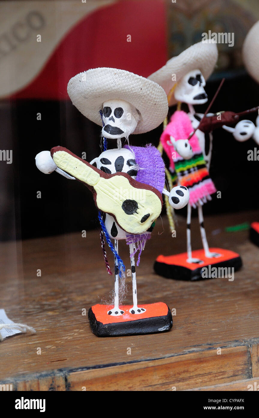 Mexico, Oaxaca, Skeleton figures for Dia de los Muertos or Day of the Dead festivities dressed as a mariachi band. Stock Photo