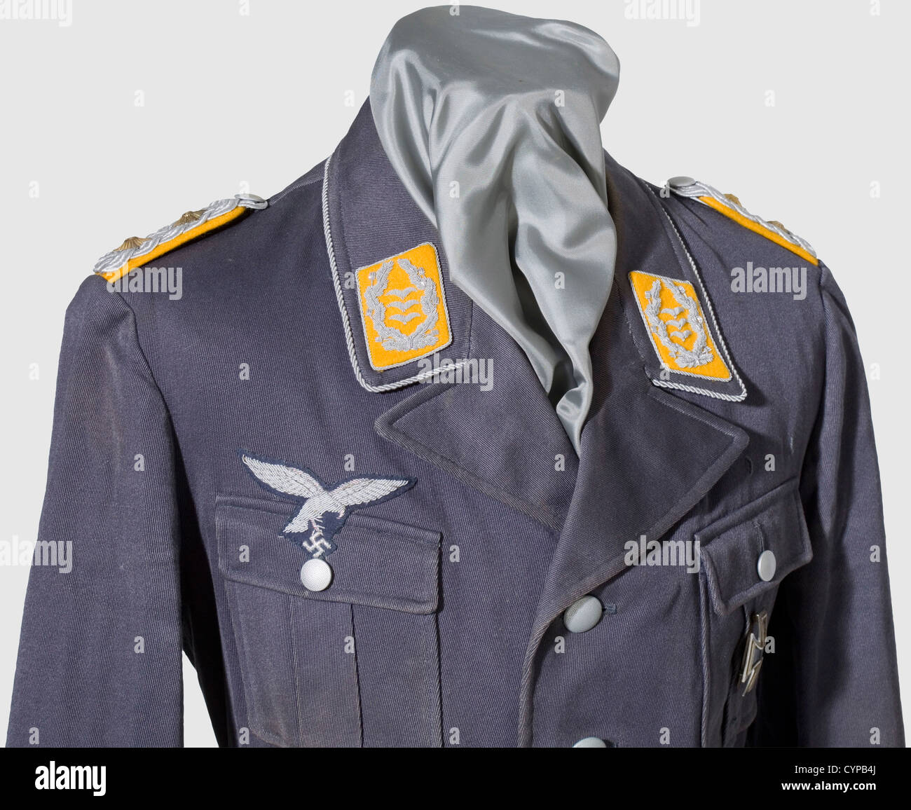 A uniform ensemble of an Oberst in Luftgau historic, historical, 1930s,  1930s, 20th century, Air Force, branch of service, branches of service,  armed service, armed services, military, militaria, air forces, object,  objects,