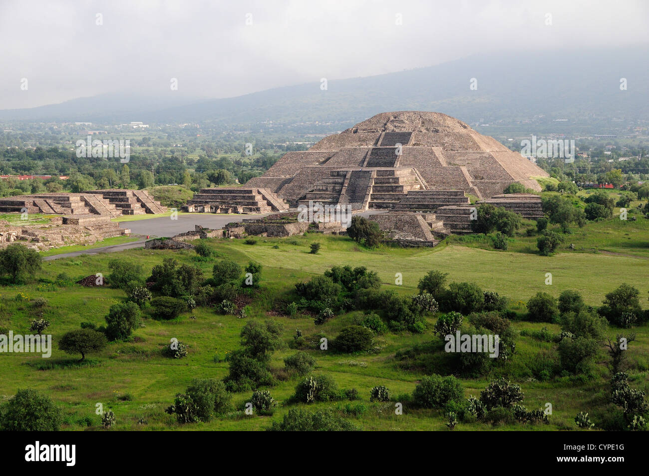 Mexico, Anahuac, Teotihuacan, Pyramid de la Luna.  Ruins of the pre-Columbian Mesoamerican city in the Mexican Basin. Stock Photo