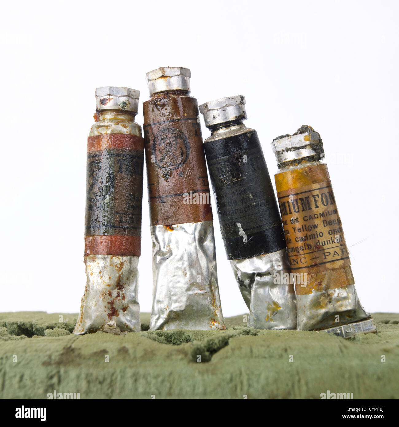 Squeeze paint out of the tube High Resolution Stock Photography and