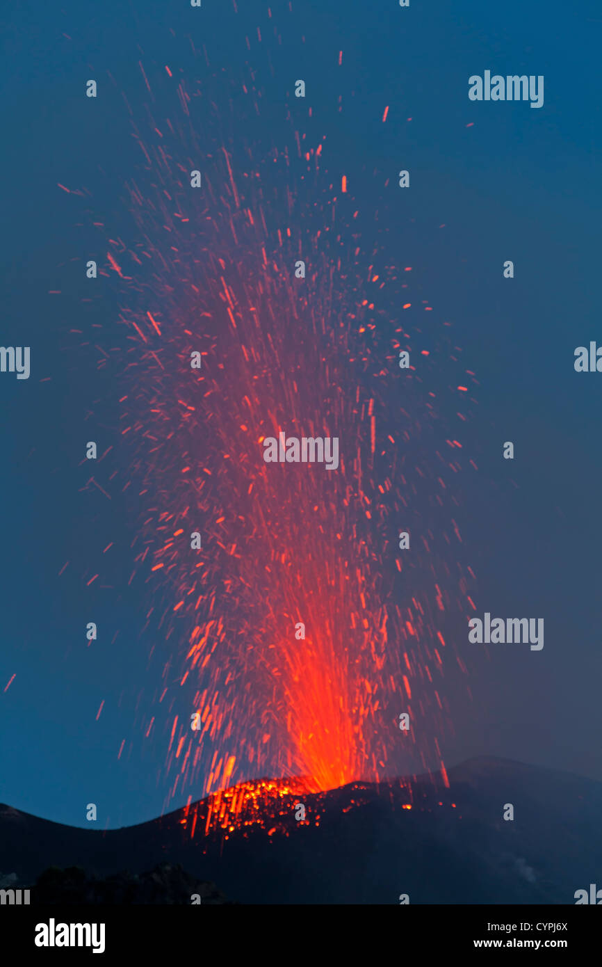 Eruptions of volcano Stromboli, Aeolian Islands, Italy Stock Photo Alamy