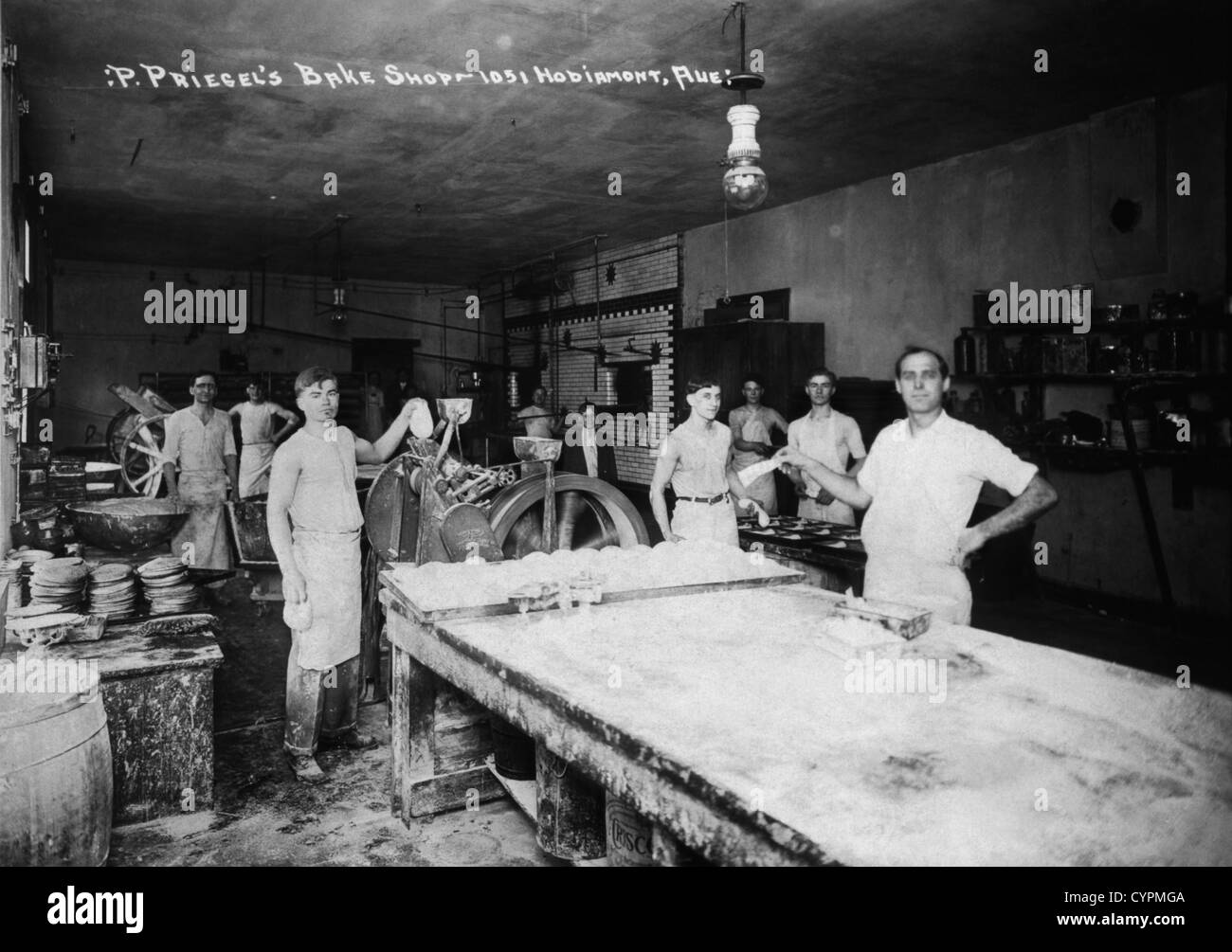 Bakery Workers, P. Priegel&#39;s Bake Shop, St. Louis Missouri, USA, 1915 Stock Photo: 51515530 - Alamy