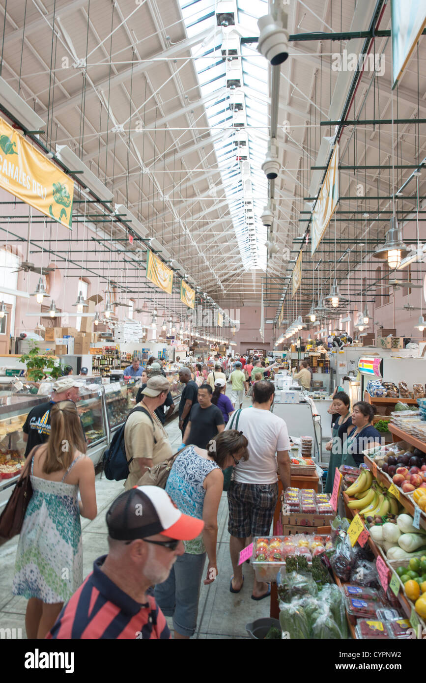 Washington Dc Usa Shoppers In The Main Hall At Eastern Market An Stock Photo Alamy