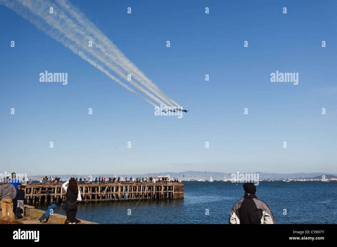 6 Fighter jets leave vapor trail as they fly over San Francisco Bay in