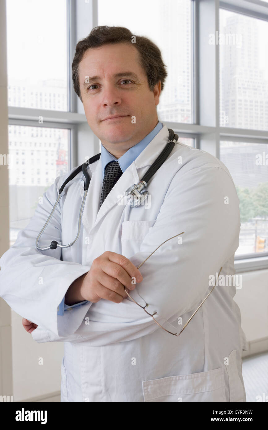 Doctor arms folded portrait hi-res stock photography and images - Alamy