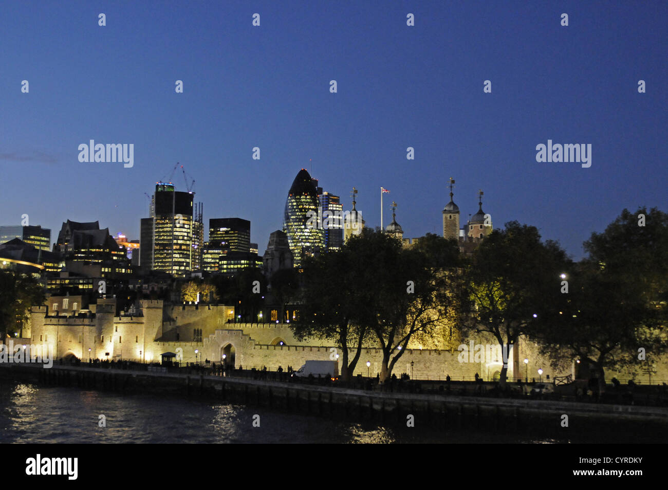 London skyline night neon hi-res stock photography and images - Alamy