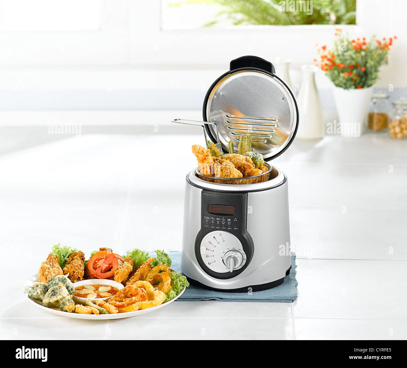 Electric appliance fry chicken pot Stock Photo Alamy