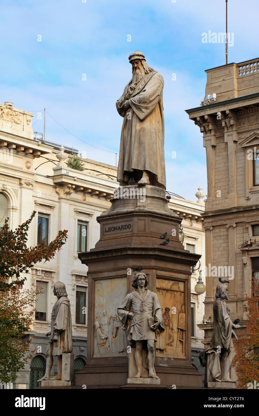 The Leonardo da Vinci statue in Piazza Della Scala in autumn, Milan, Italy, Europe. Stock Photo
