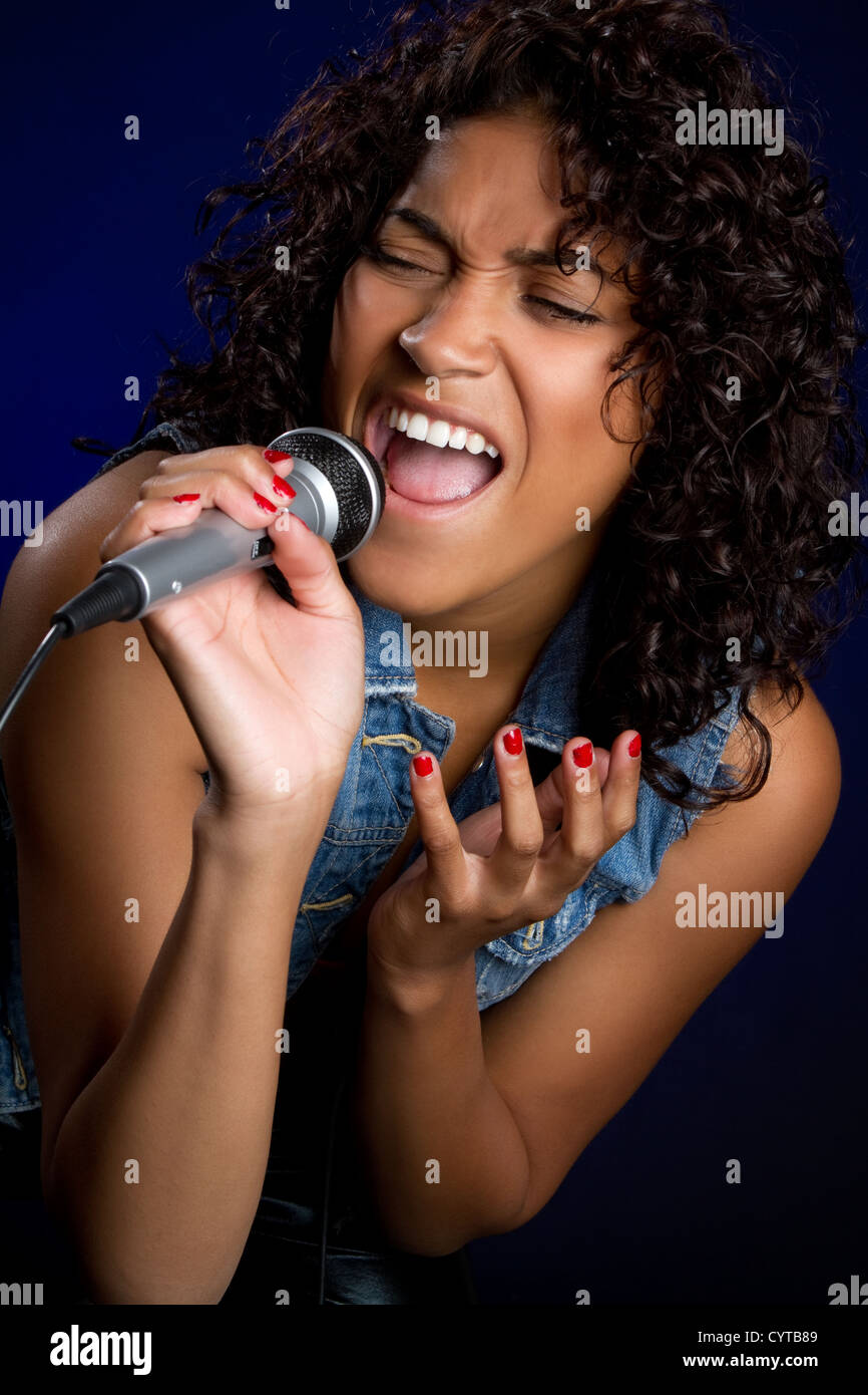 Black american performer hi-res stock photography and images - Alamy