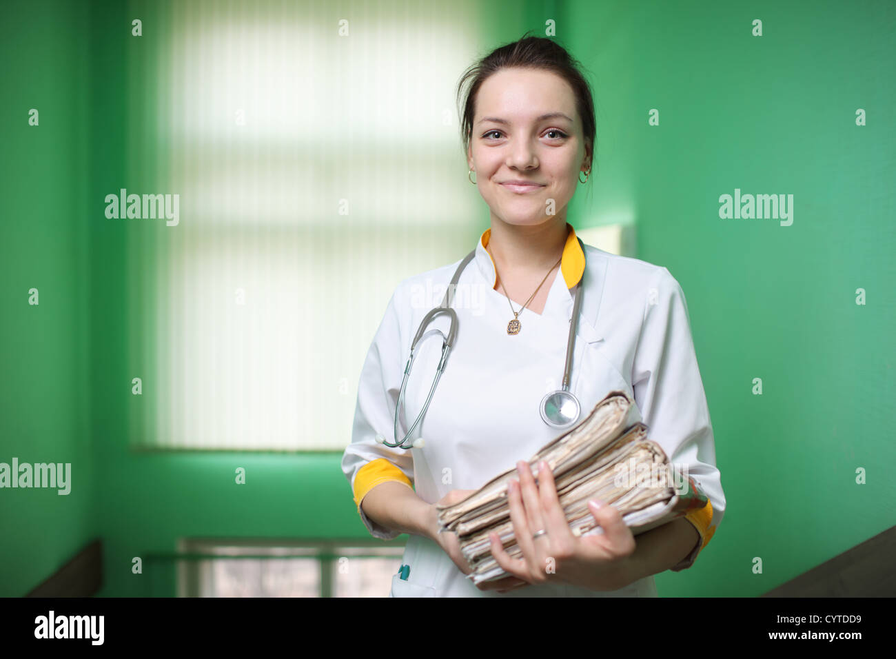 Doctor green lab coat hi-res stock photography and images - Alamy