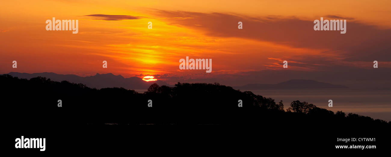 Risuner Risu Sunrise in tropical mountains hi-res stock photography and images - Alamy