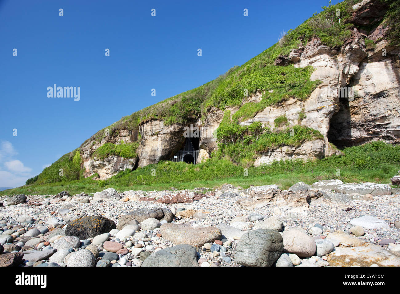 View of Kings Cave, Drumadoon near Blackwaterfoot, Isle of Arran, Scotland, UK Stock Photo