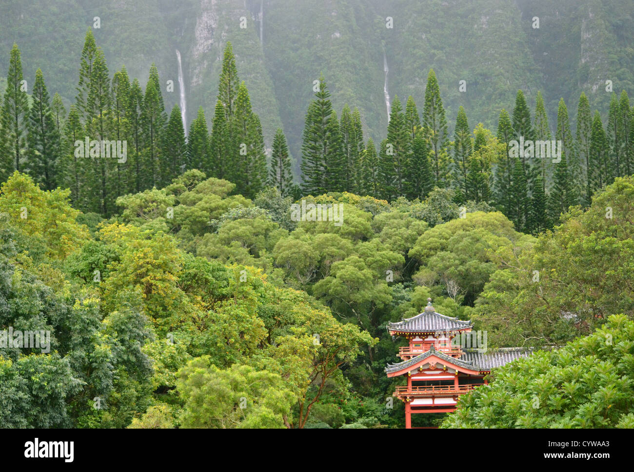 Byodo-in Buddhist Temple, Valley of the Temples Memorial Park, Kahaluu, Oahu, Hawaii, USA Stock Photo