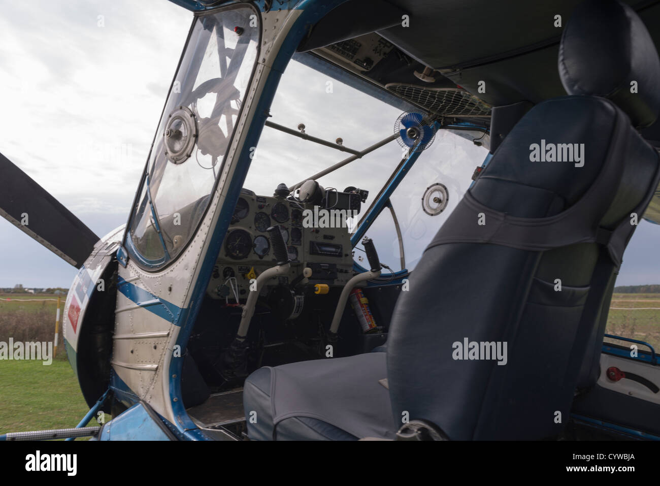 small private aircraft propeller plane airfield airport Stock Photo - Alamy