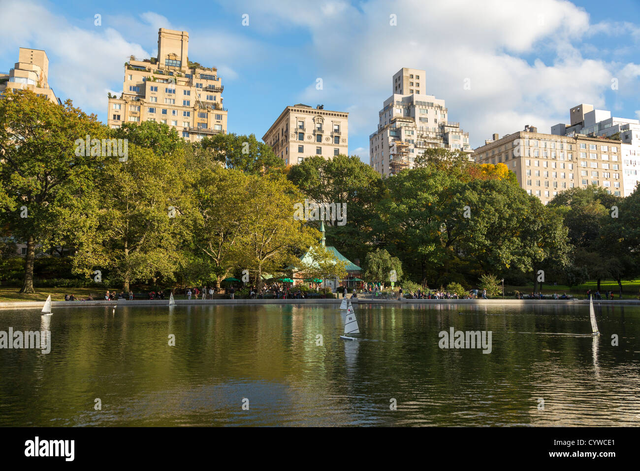 model sailing boats on Conservatory Water, near 72nd Street. Central Park, Manhattan, New York City, USA Stock Photo