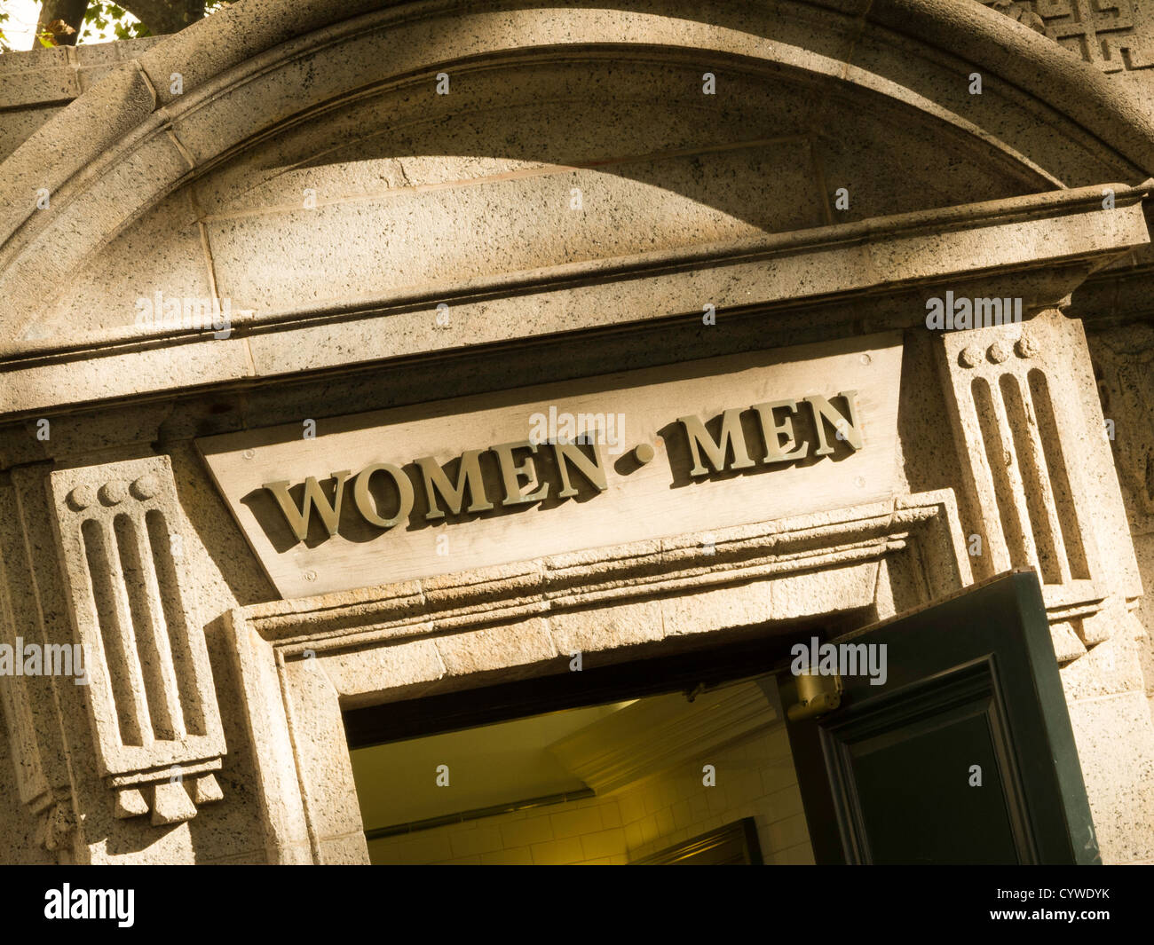 Toilette public toilet lavatory facility bryant park hi-res stock ...