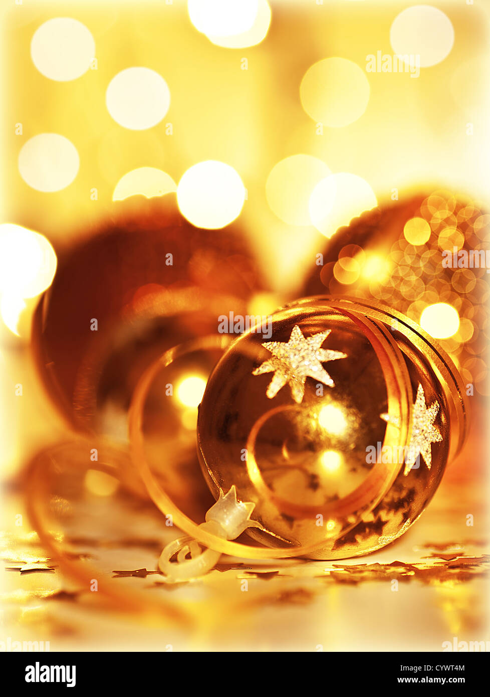 Golden christmas tree baubles hi-res stock photography and images - Alamy