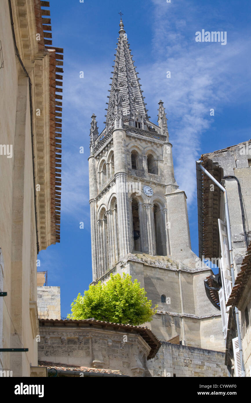 Eglise monolithe in Saint-Emilion, Gironde, France Stock Photo